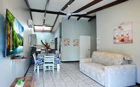 Private Fully Furnished Home At Wide Mouth Frog Hostel Quepos