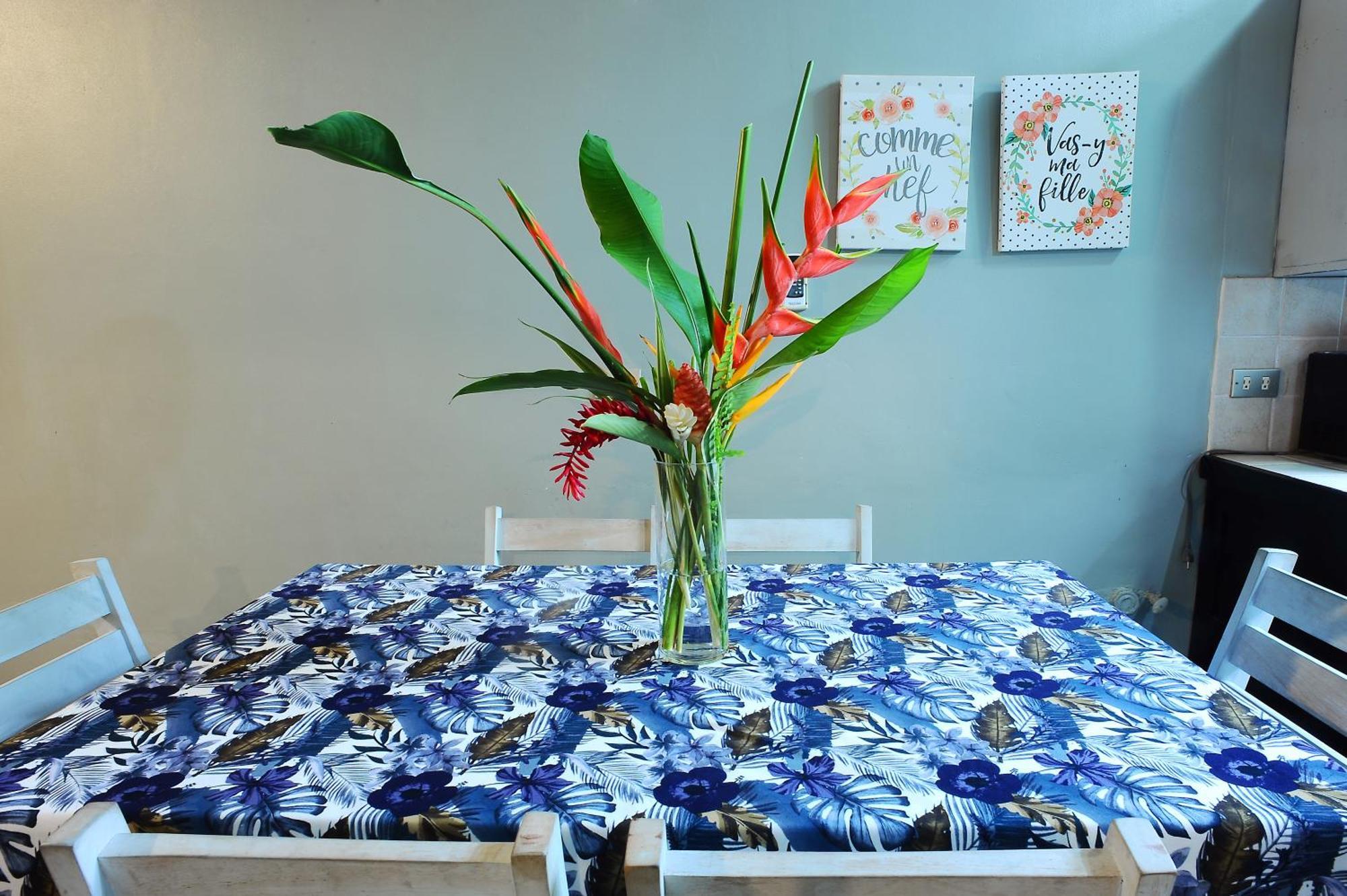 Private Fully Furnished Home At Wide Mouth Frog Hostel Quepos Exterior photo